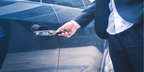 Trusted locksmith in Oklahoma City replacing a broken lock